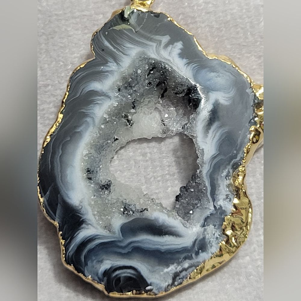 Geode Amethyst Pendant - Picture 9 of 16
